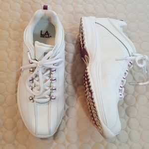 🌳 LA Gear Genuine Leather Sneakers
